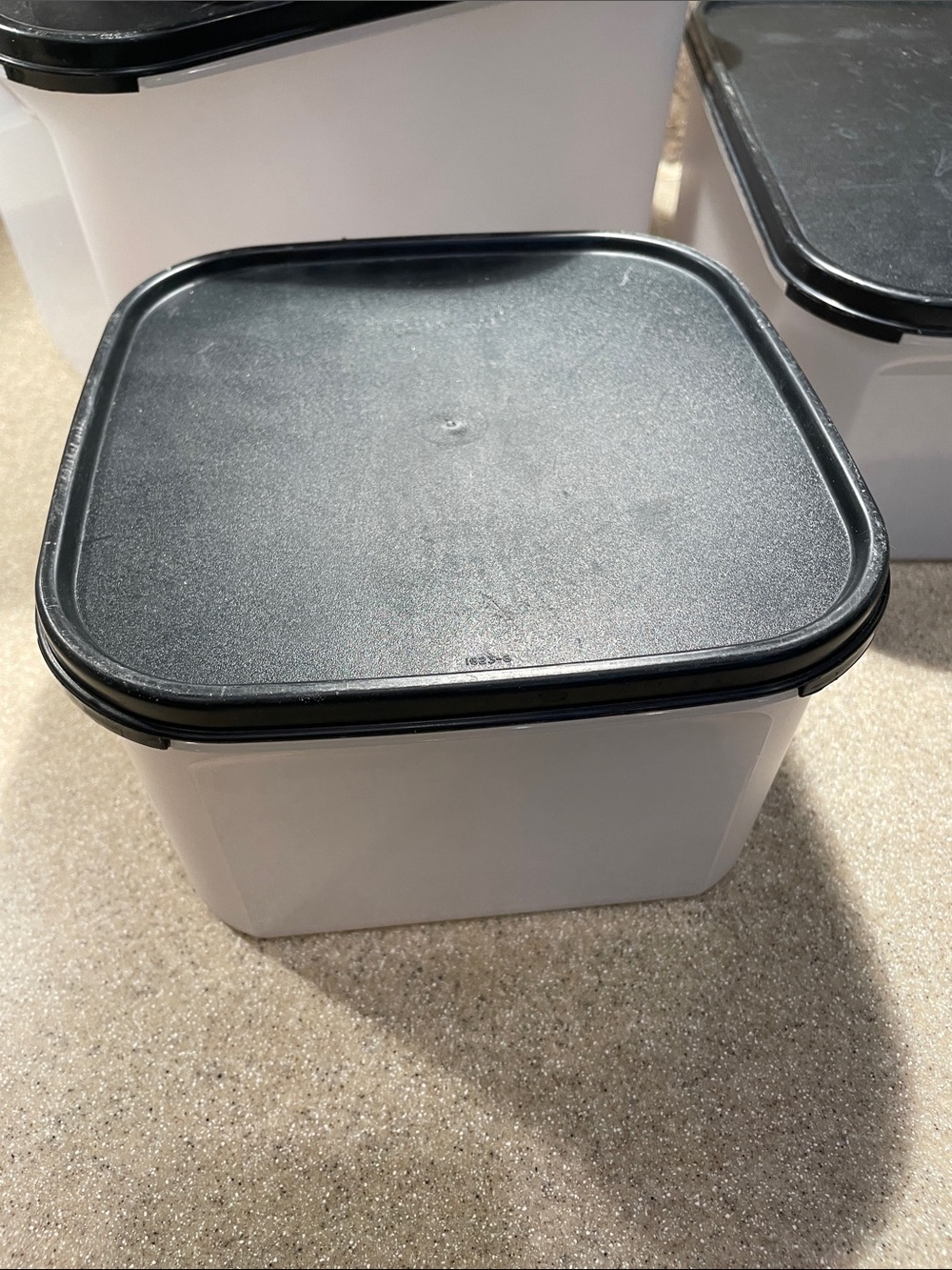 Tupperware set - Picture 2 of 10